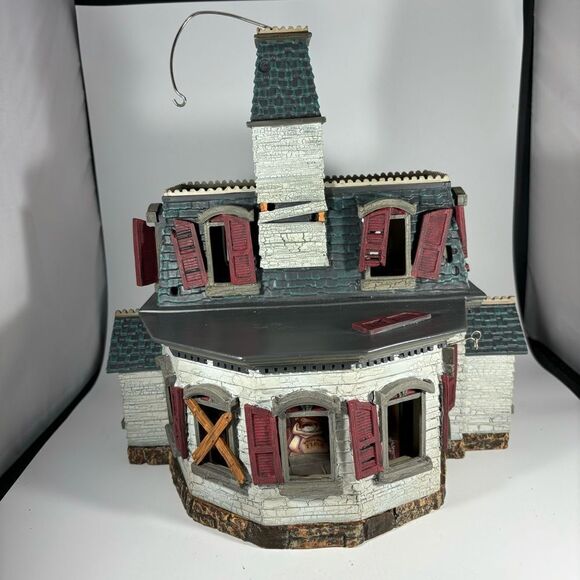 Hallmark‎ Mansion on Ravenwood Lane Haunted House No book or ornaments 2002 - Picture 1 of 8